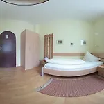 فندق Eisenerzer Hof 3*