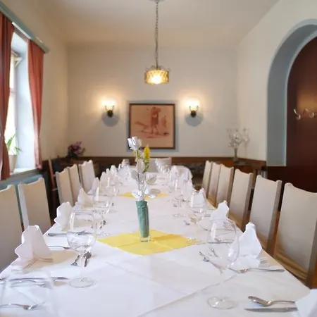 ホテル Eisenerzer Hof アイゼンエルツ